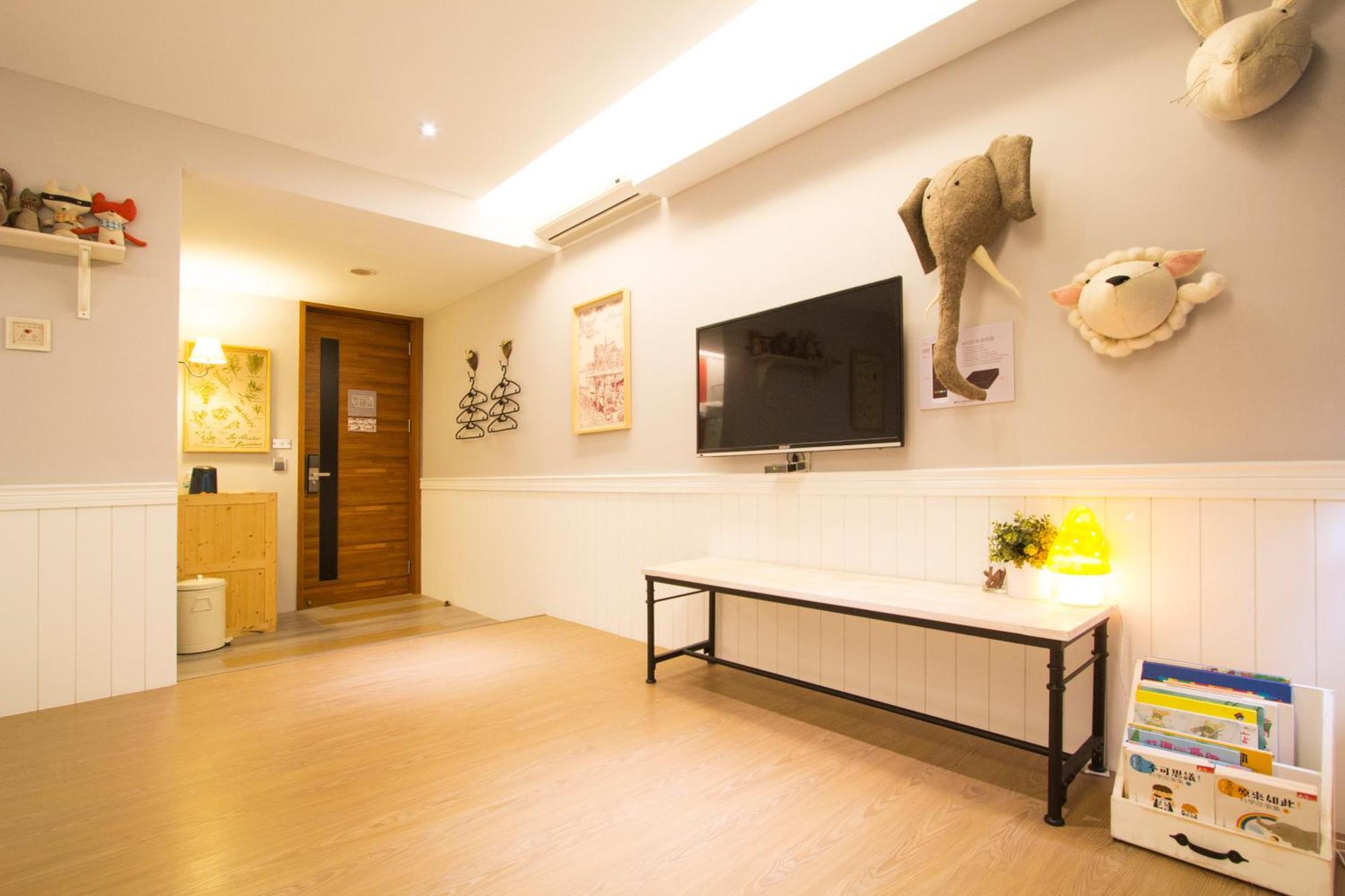 仁愛小公館-市區近東大門 Hualien Extérieur photo